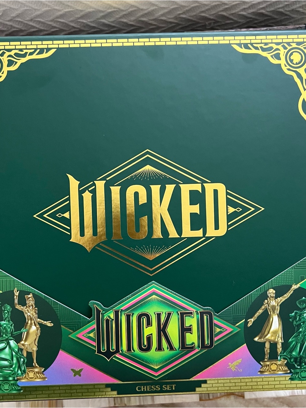 Wicked Themed Chess Set - Green & Gold Box